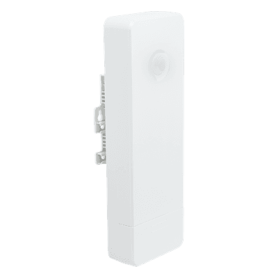 Suscriptor ePMP Force 130 MIMO 2x2 / 28 dBm de potencia / Mejor desempeño en zonas altamente ruidosas / 5150-5970 MHz / Distancia de 3 km en PTMP / Antena integrada de 14 dBi (C050900C505A)