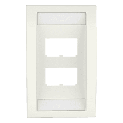 Placa de Pared Vertical Ejecutiva, Salida Para 4 Puertos Mini-Com, Con Espacios Para Etiquetas, Color Blanco Mate
